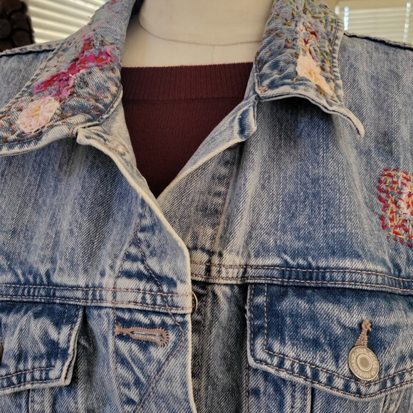 Old Navy Blue Denim Jacket - Picture 2 of 10
